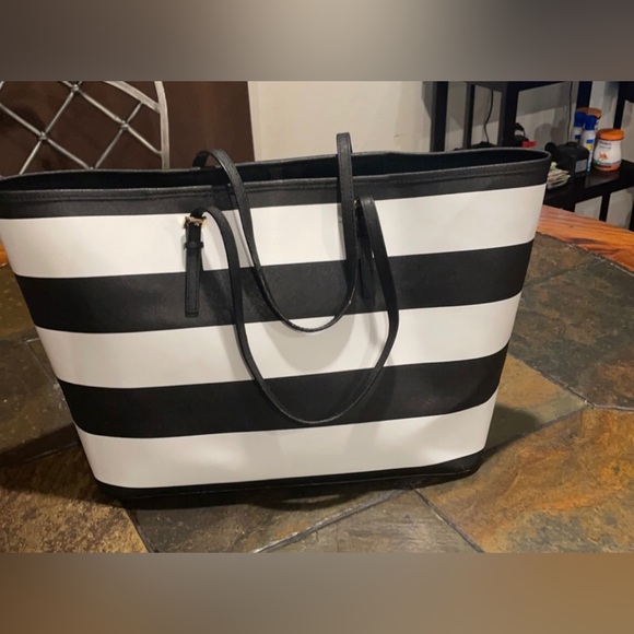 MK Tote - Picture 3 of 6